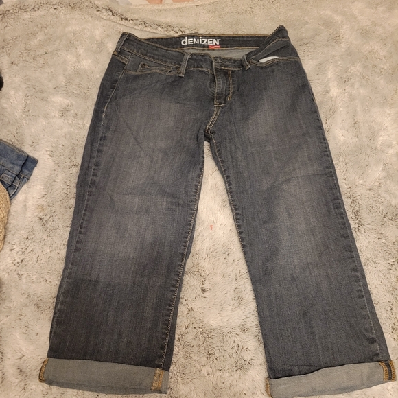Denizen from Levi's Women's Dark Blue Cropped Jeans - Picture 1 of 4